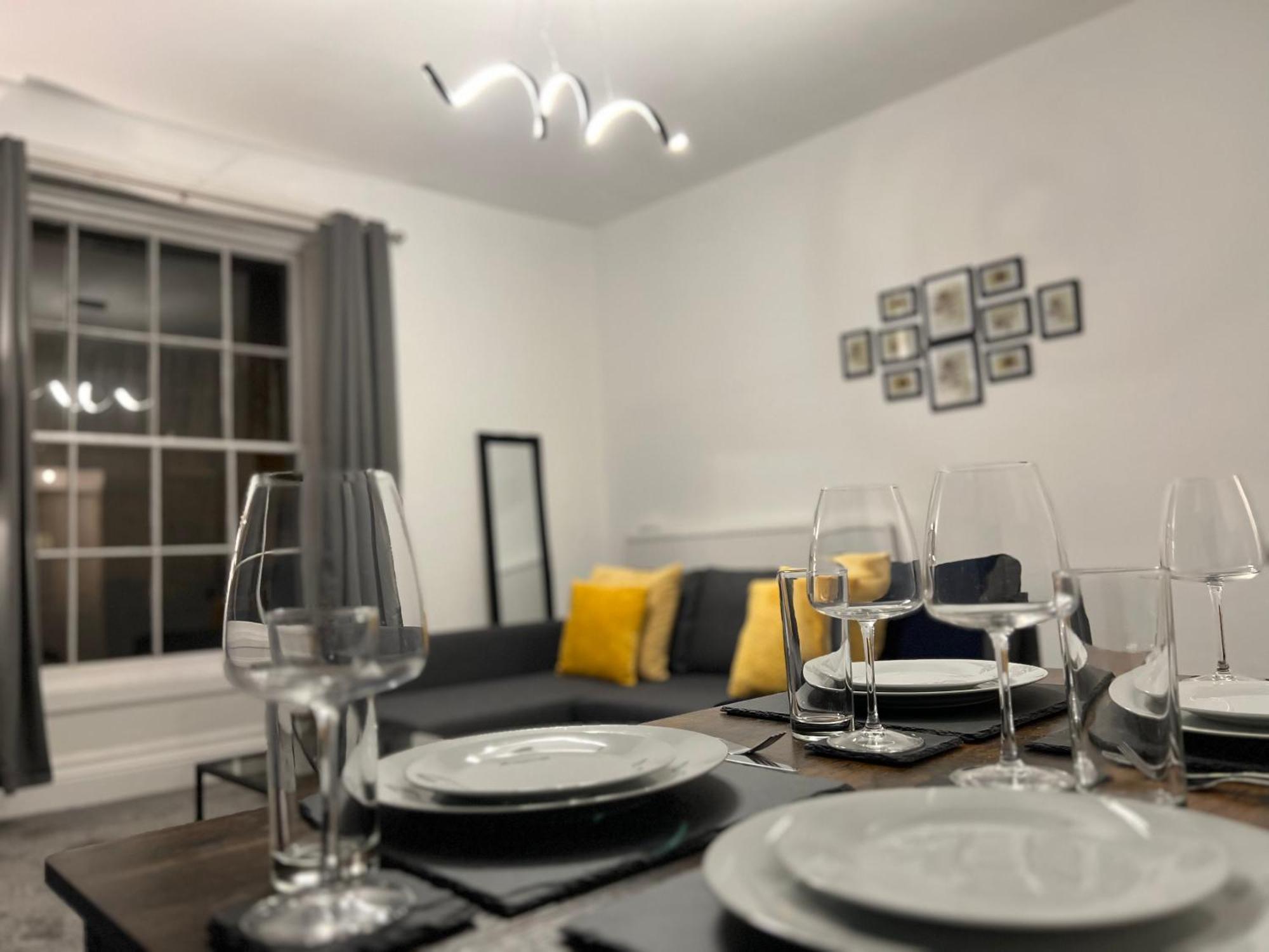 Centralised Meridian Place By Prescott Apartments ブリストル エクステリア 写真