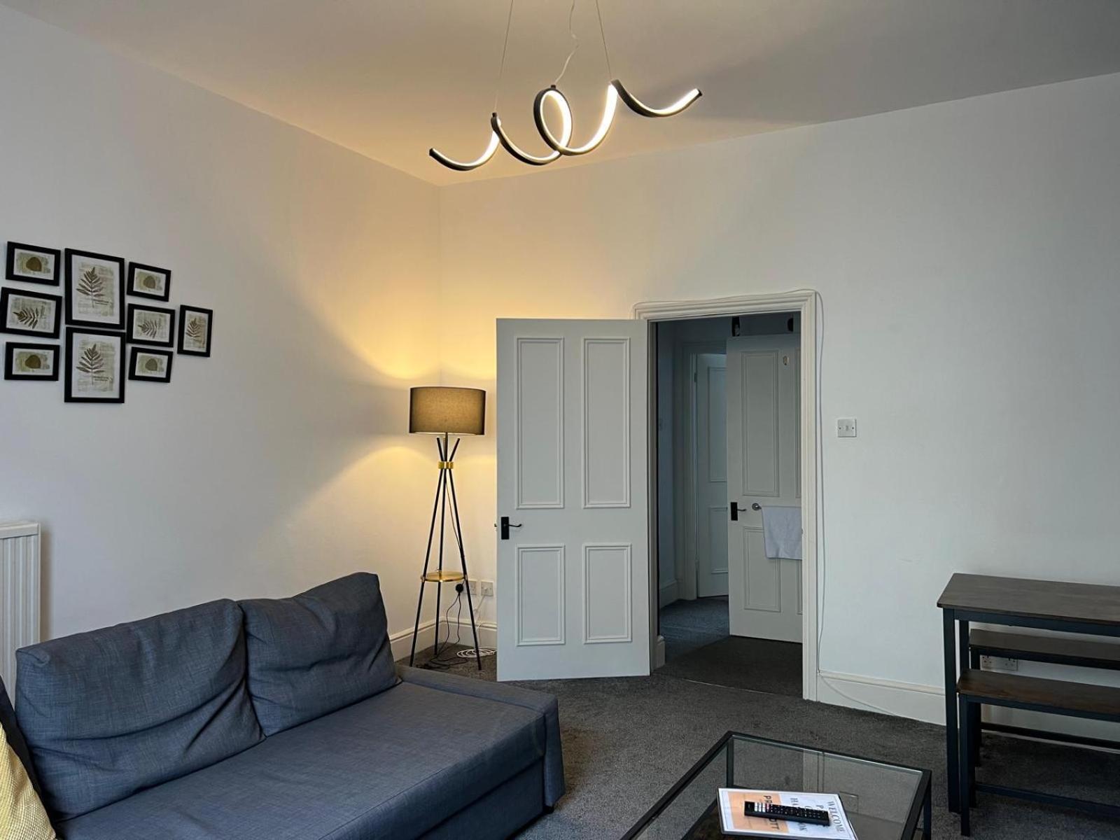 Centralised Meridian Place By Prescott Apartments ブリストル エクステリア 写真